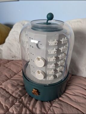 Rotating Jewelry Organizer Dome in Teal and White